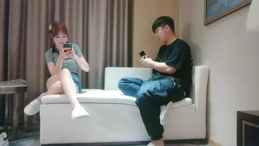 红内裤战神约战小萝莉，甜美乖巧，观音坐莲，翘臀抽插，画质向老金看齐，高清源码录制